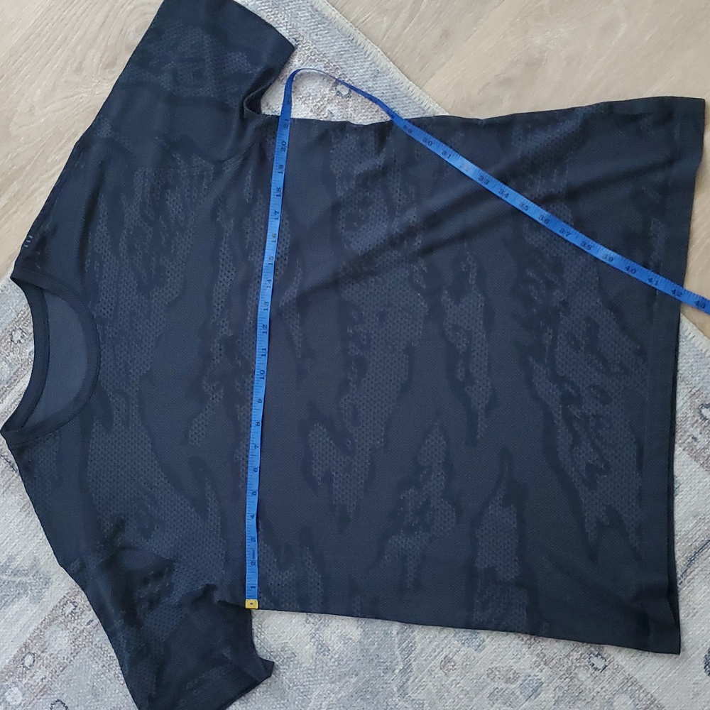 Lululemon Camo Short Sleeve Athletic Shirt Top SzXL - Picture 6 of 8